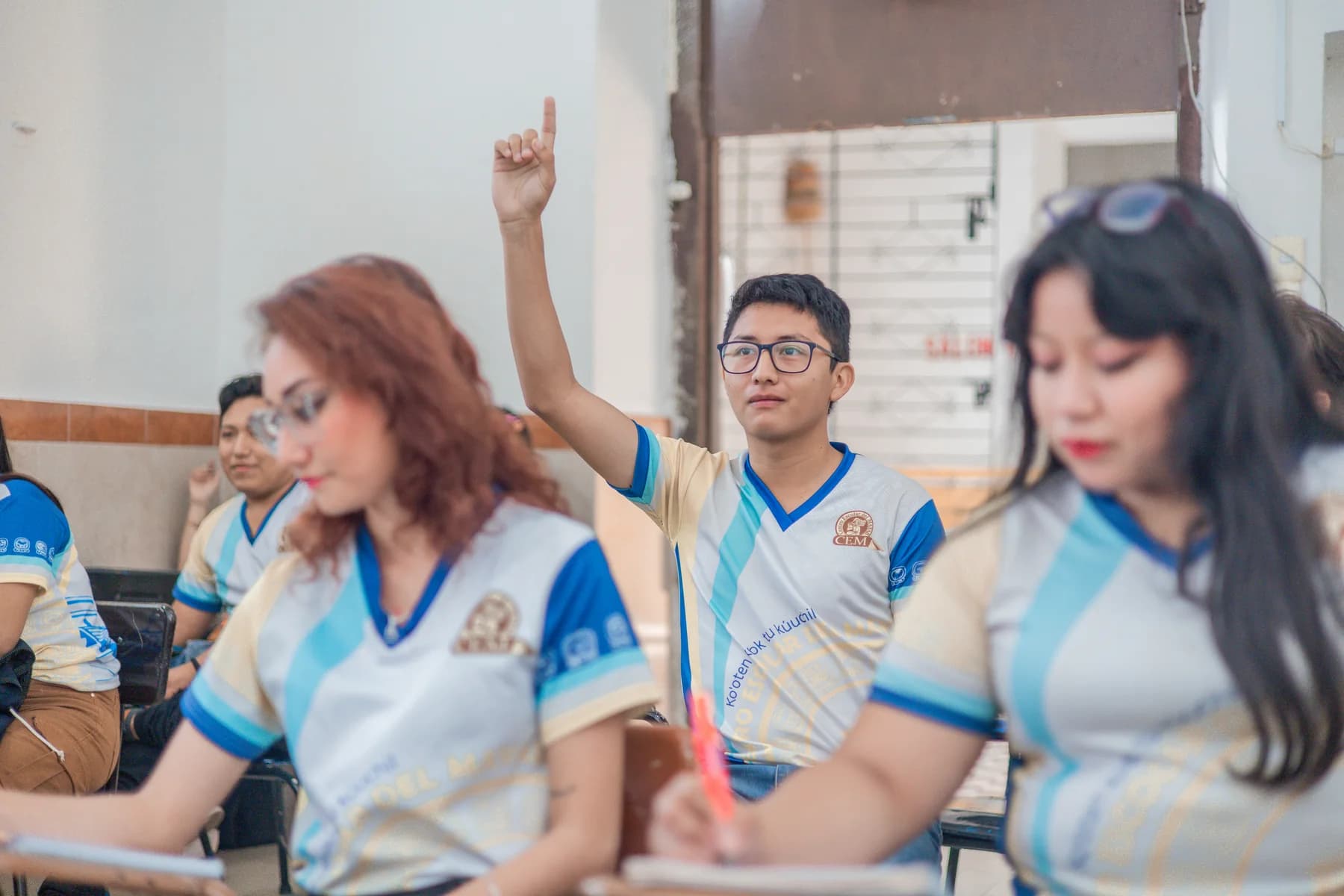 Comunidad estudiantil del Centro Escolar del Mayab en el campus
